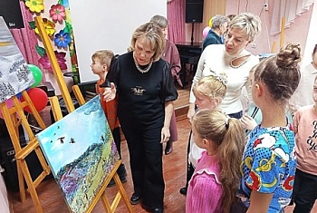 В Черноморской ДШИ поговорили о временах года в искусстве!
