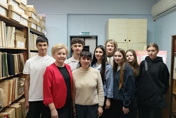 «На экскурсию – в архив …»