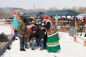 Масленичные забавы: добро пожаловать в День гостеприимства и веселья!