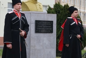 Память о великой Победе: митинг на площади Героя Семена Григорьевича Соболя